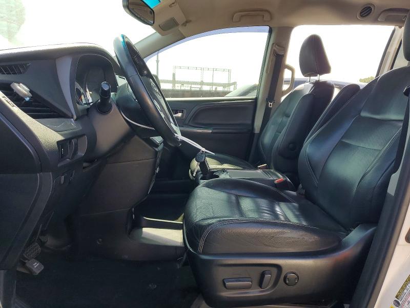 Photo 7 from auction – 2017 TOYOTA SIENNA with VIN 5TDXZ3DC2HS786712