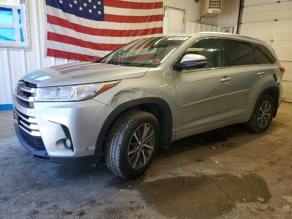 TOYOTA HIGHLANDER 2017 with VIN 5TDJZRFH1HS453774 - Photo from auction