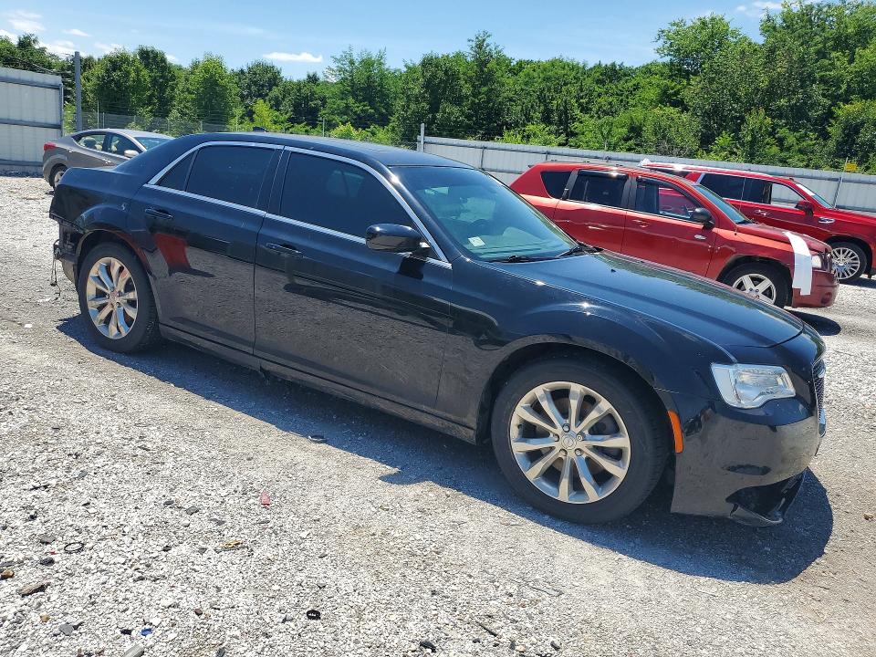 Снимка 4 от търг – 2016 CHRYSLER 300 с VIN 2C3CCARG1GH311523