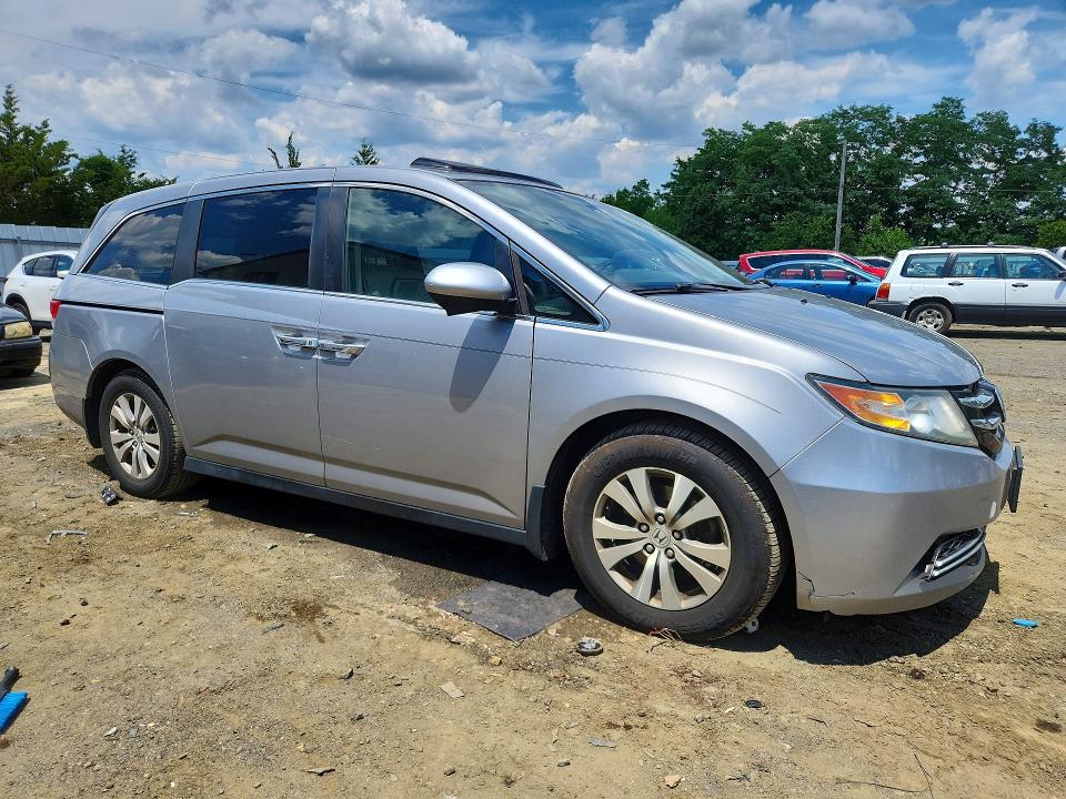 Photo 4 from auction – 2016 HONDA ODYSSEY with VIN 5FNRL5H63GB105339