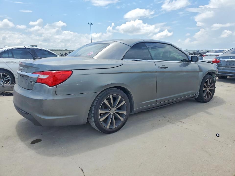 Foto 3 de la subasta – 2013 CHRYSLER 200 con VIN 1C3BCBGGXDN655374