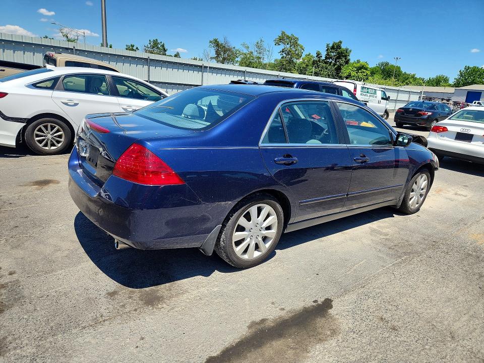 Снимка 3 от търг – 2006 HONDA ACCORD с VIN 1HGCM66316A051534