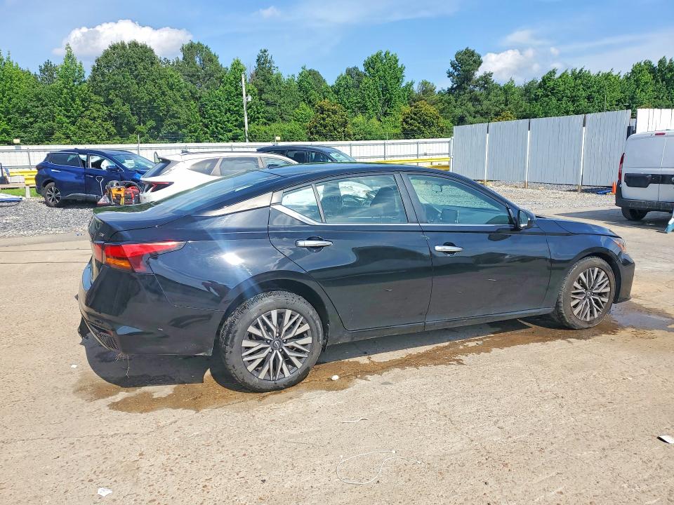 Photo 3 from auction – 2023 NISSAN ALTIMA with VIN 1N4BL4DV6PN348921