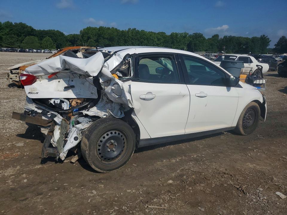 Photo 3 from auction – 2012 FORD FOCUS with VIN 1FAHP3F25CL106705