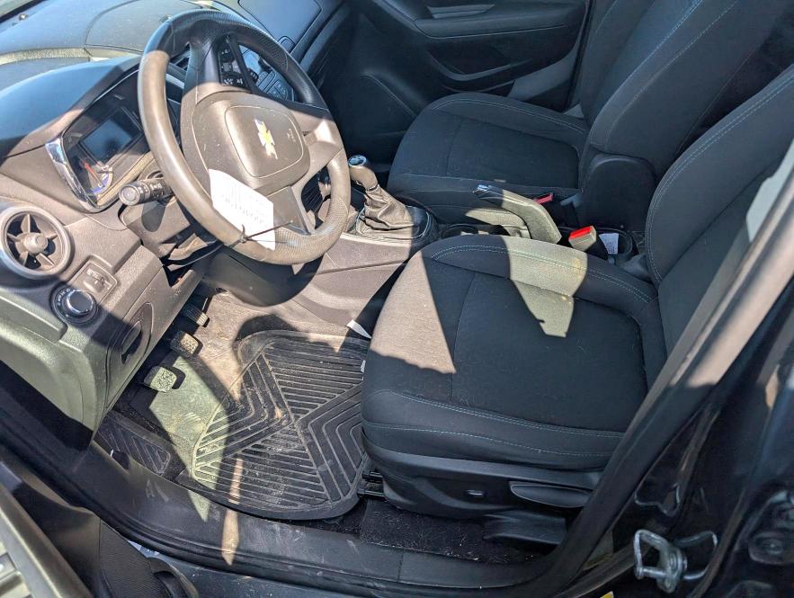 Photo 7 from auction – 2015 CHEVROLET TRAX with VIN 3GNCJKSB8FL173000
