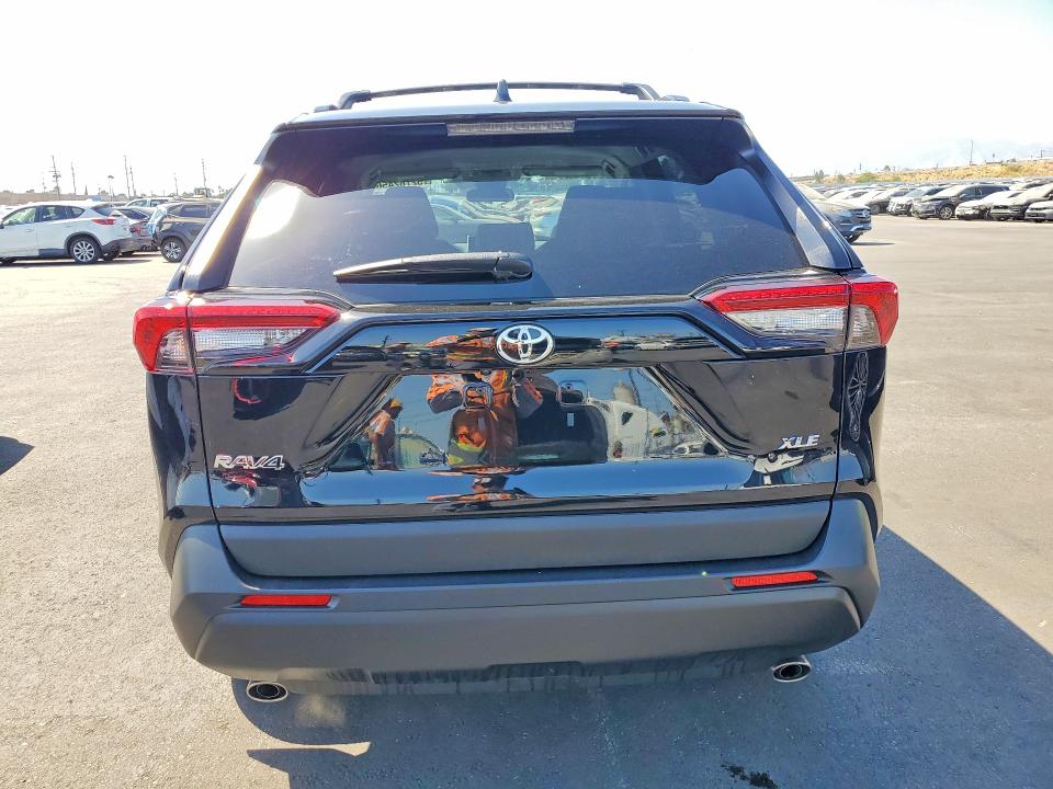 Photo 6 from auction – 2025 TOYOTA RAV4 with VIN 2T3W1RFV7SW406810