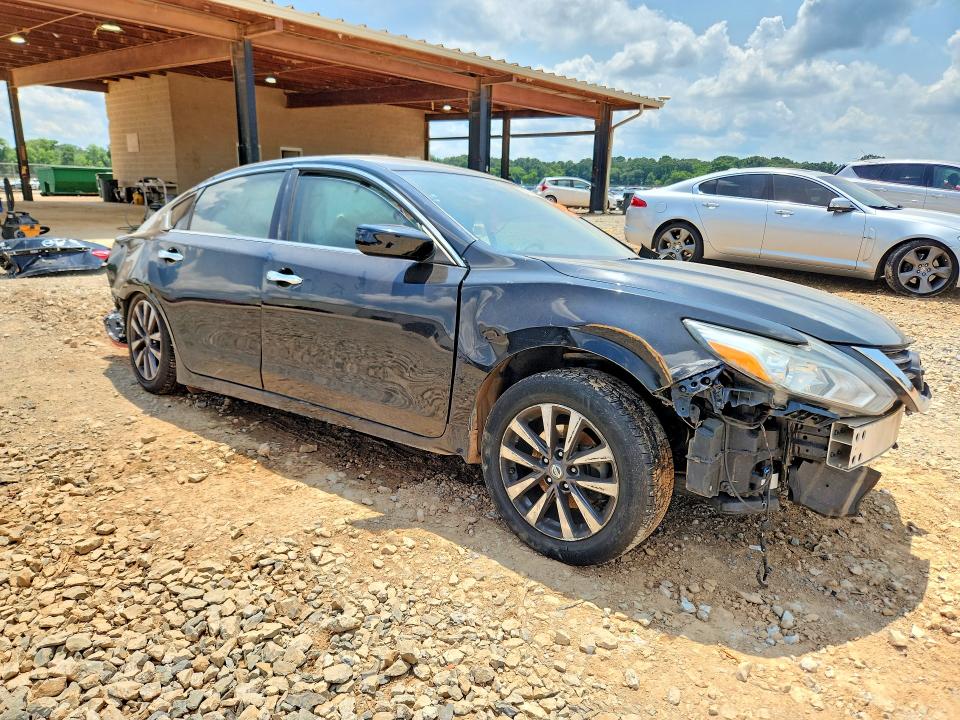 Photo 4 from auction – 2017 NISSAN ALTIMA with VIN 1N4AL3AP9HC144560