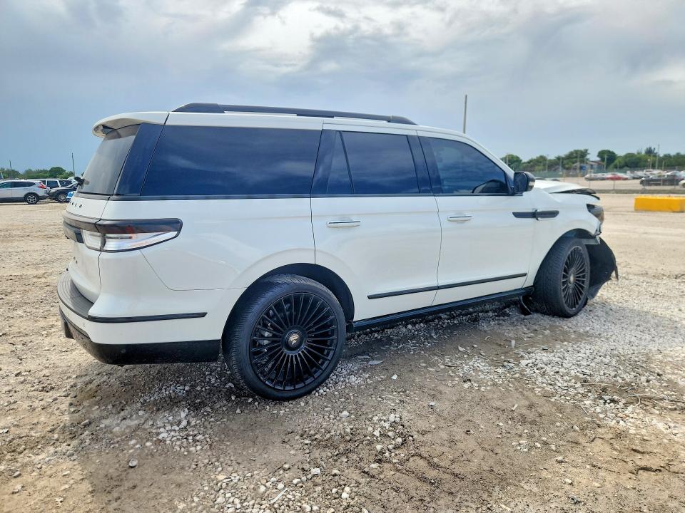 Снимка 3 от търг – 2024 LINCOLN NAVIGATOR с VIN 5LMJJ2LG5REL24575