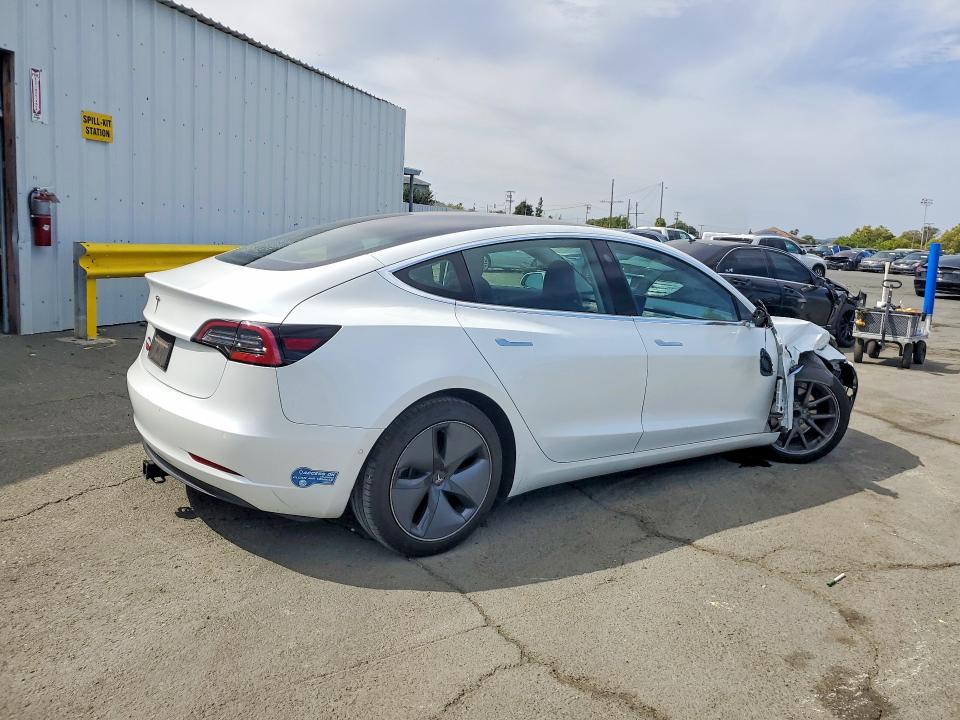 صورة رقم 3 من المزاد - 2020 TESLA MODEL 3 مع VIN 5YJ3E1EA9LF740187