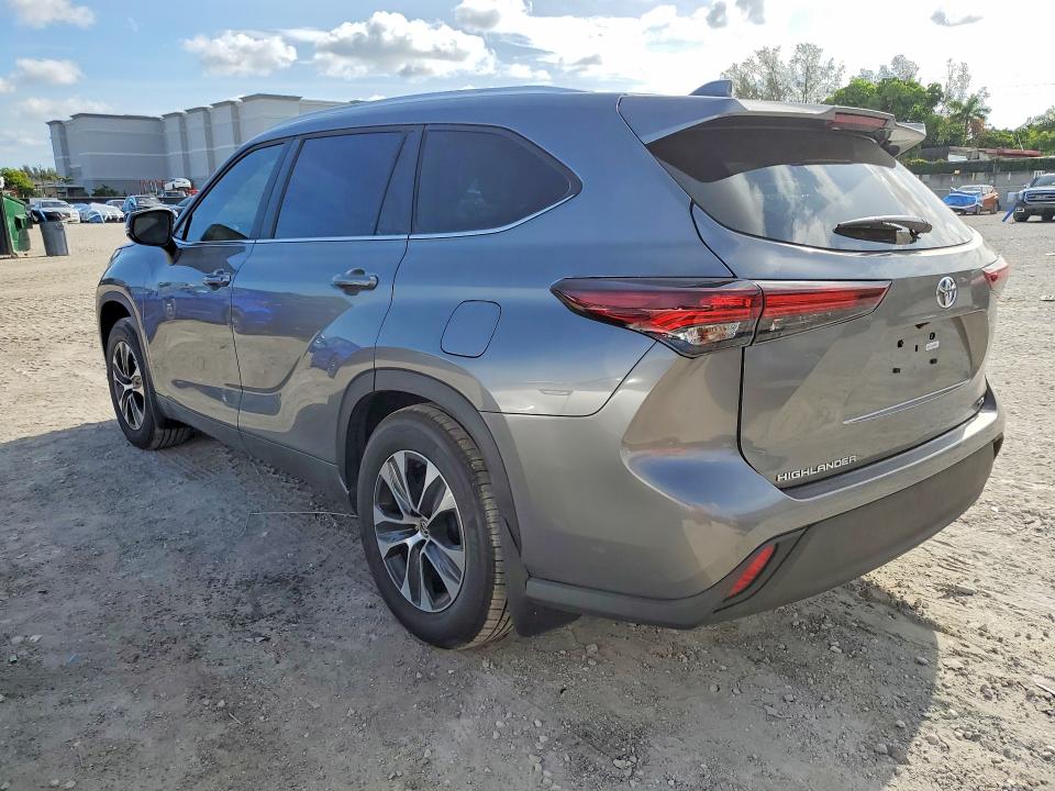 Photo 2 from auction – 2025 TOYOTA HIGHLANDER with VIN 5TDKDRAH1SS558204