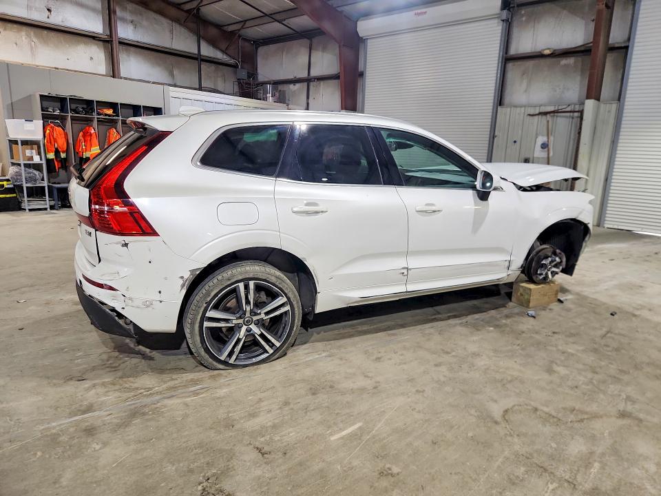 Photo 3 from auction – 2019 VOLVO XC60 with VIN LYVA22RK1KB247628