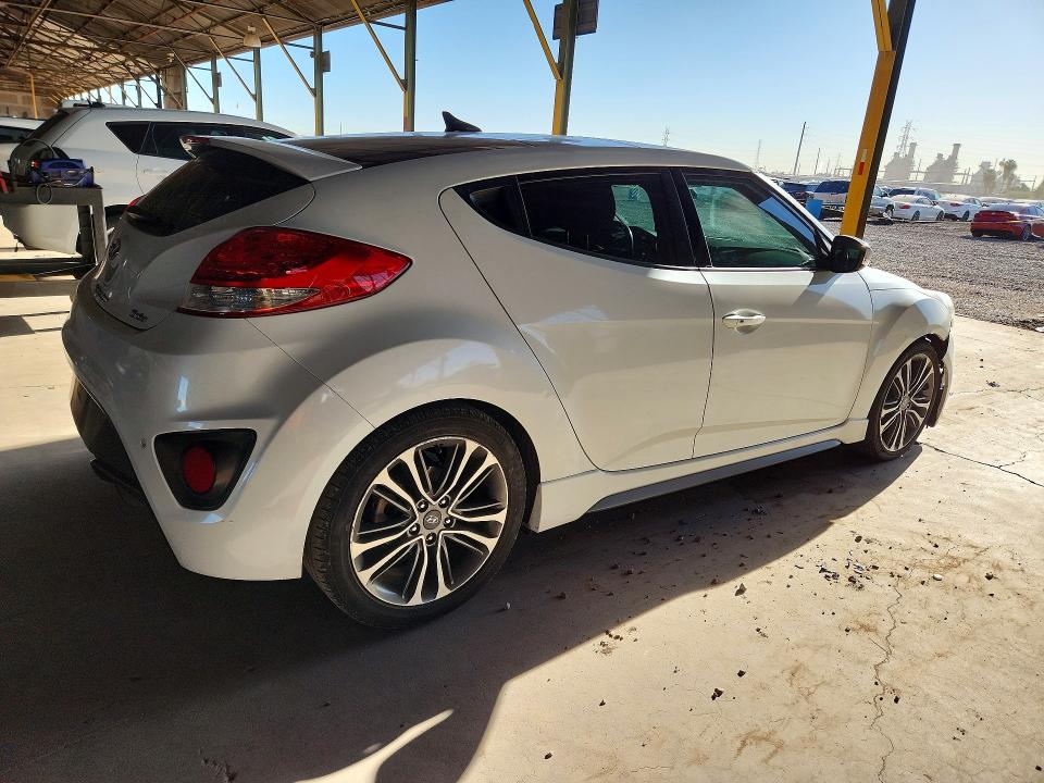 Photo 3 from auction – 2017 HYUNDAI VELOSTER with VIN KMHTC6AE8HU310320