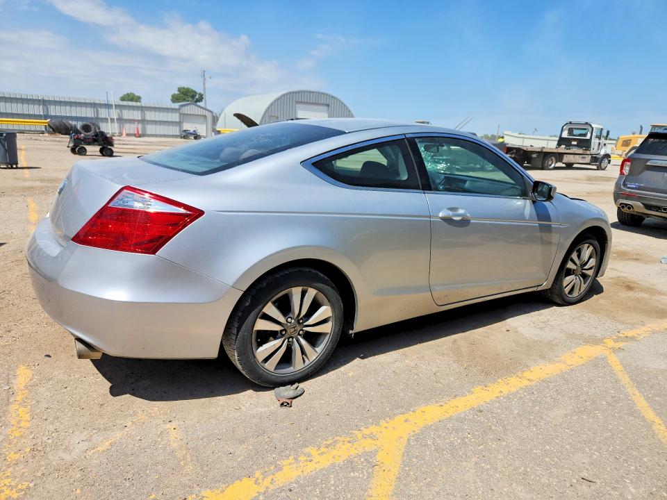Photo 3 from auction – 2009 HONDA ACCORD with VIN 1HGCS12709A010768