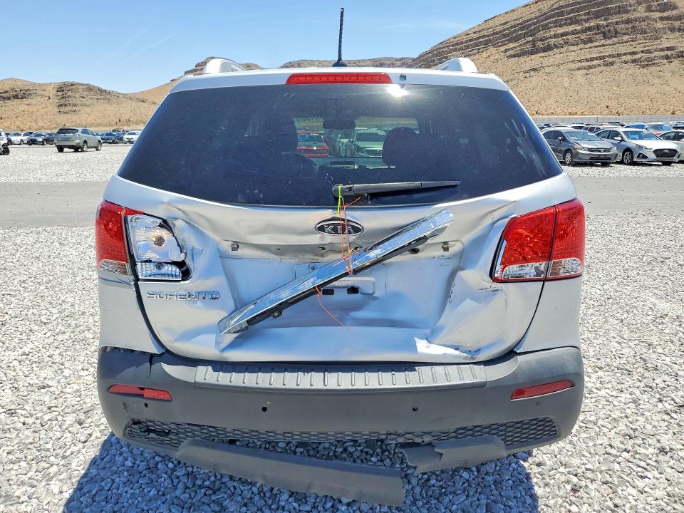 Photo 6 from auction – 2013 KIA SORENTO with VIN 5XYKT3A61DG418118