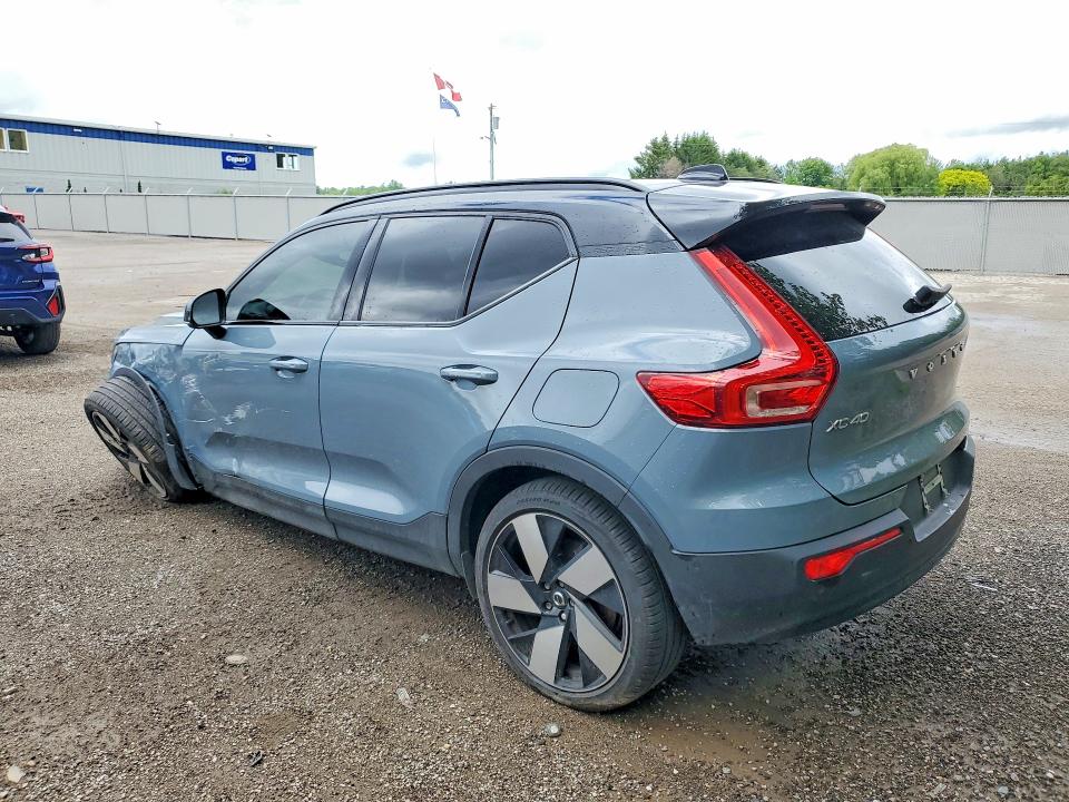 Photo 2 from auction – 2023 VOLVO XC40 with VIN YV4ED3UM3P2990680