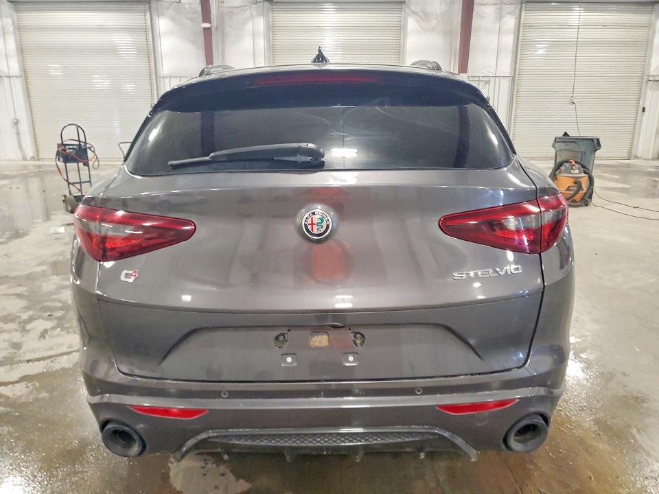 Photo 6 from auction – 2022 ALFA ROMEO STELVIO with VIN ZASPAKBN1N7D29635