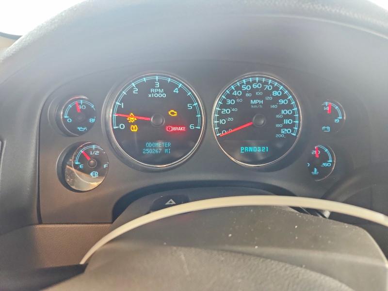 Photo 9 from auction – 2008 CHEVROLET SUBURBAN with VIN 3GNFC16028G302838