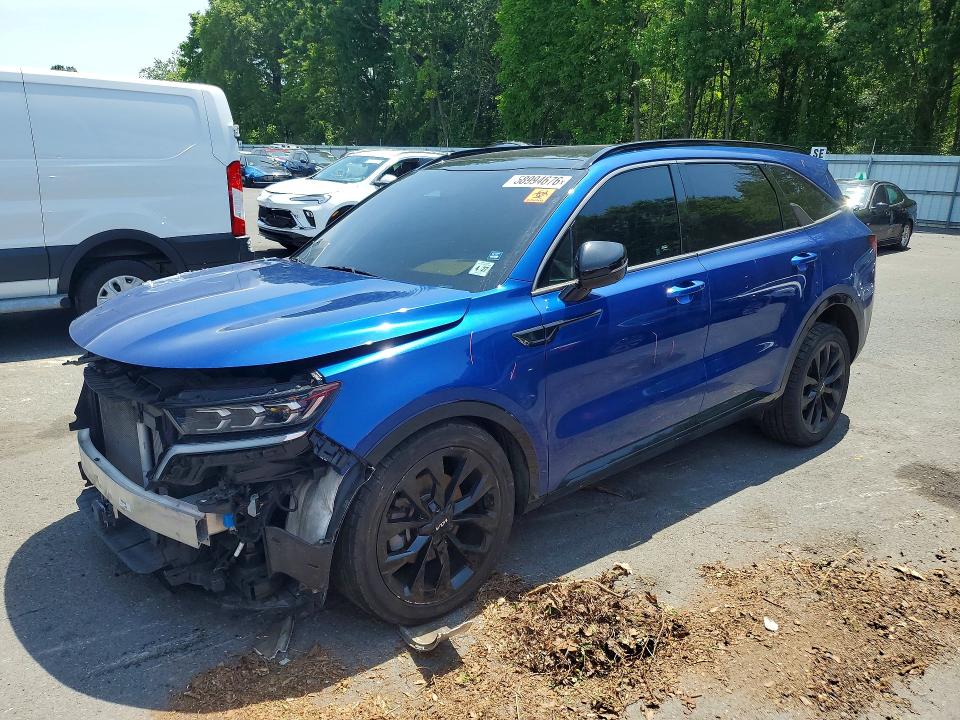 Снимка 1 от търг – 2022 KIA SORENTO с VIN 5XYRK4LF7NG112322