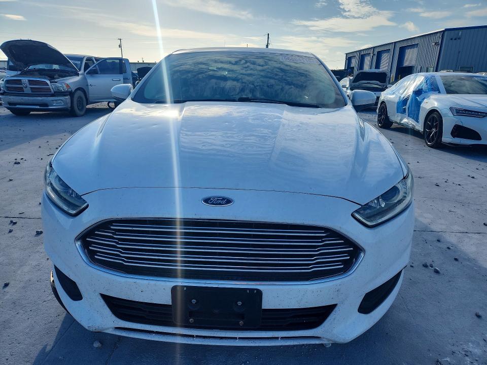 Photo 5 from auction – 2016 FORD FUSION with VIN 3FA6P0G72GR314502