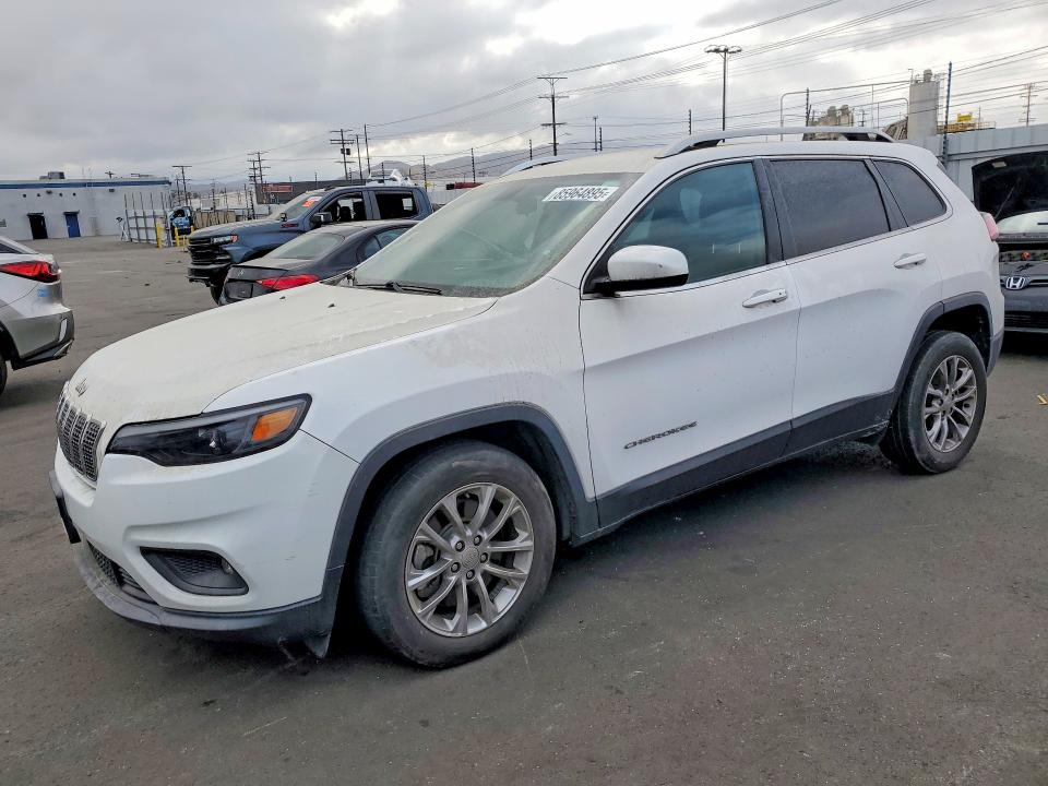 JEEP CHEROKEE 2019 with VIN 1C4PJLLB3KD186848 - Photo from auction