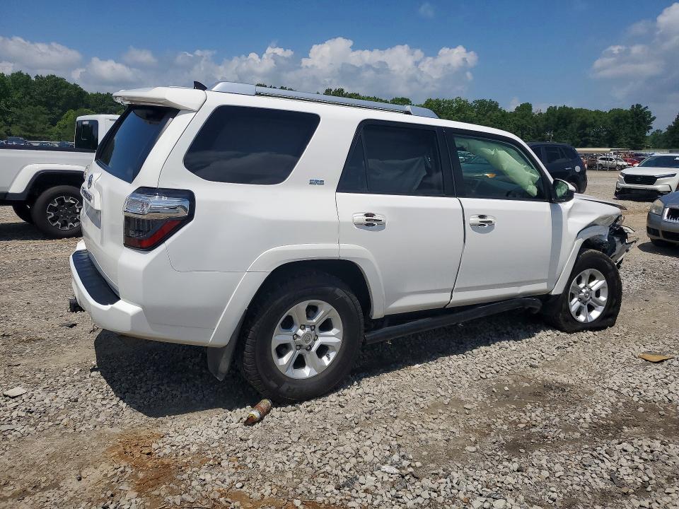 Photo 3 from auction – 2015 TOYOTA 4RUNNER with VIN JTEZU5JR1F5102646