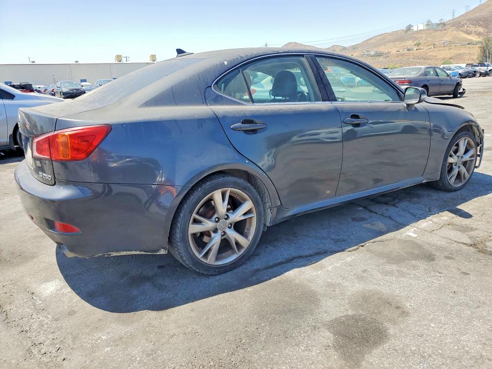 Photo 3 from auction – 2009 LEXUS IS with VIN JTHBK262392087741