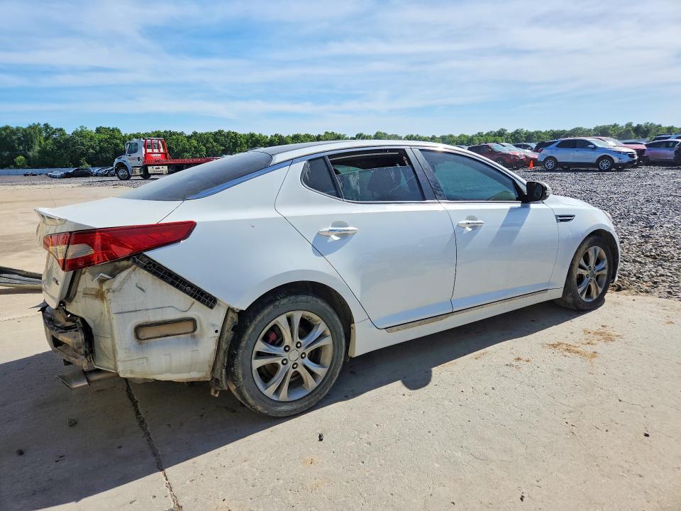 Фото 3 с аукциона – 2013 KIA OPTIMA с VIN 5XXGR4A67DG133549
