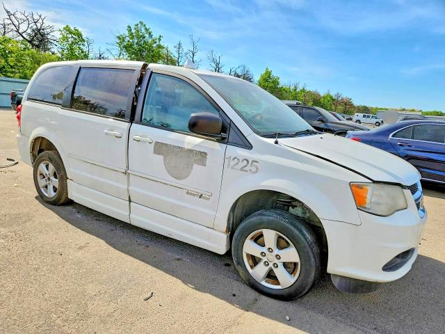 Photo 4 from auction – 2013 DODGE GRAND CARAVAN with VIN 2C7WDGBG6DR651049