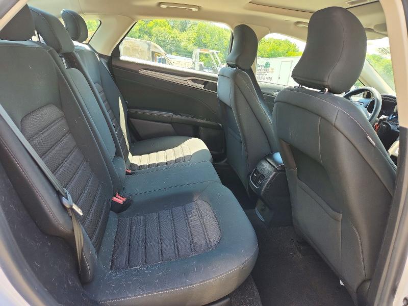 Photo 10 from auction – 2019 FORD FUSION with VIN 3FA6P0LU3KR212727
