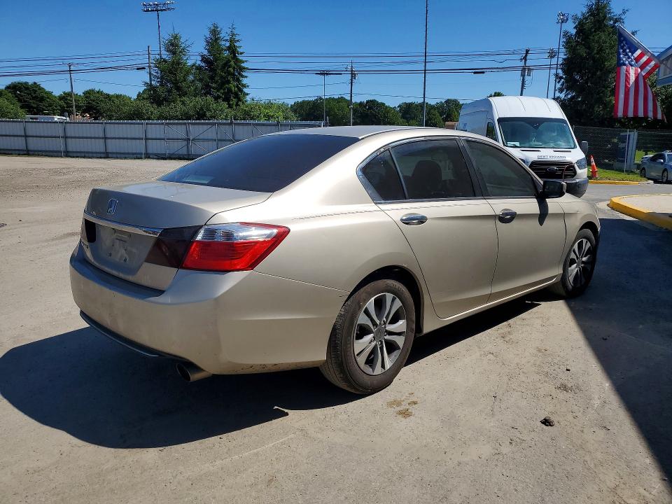 Photo 3 from auction – 2015 HONDA ACCORD with VIN 1HGCR2F33FA251180