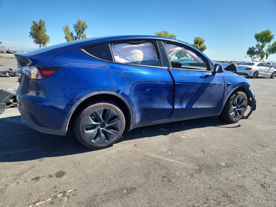 Photo 3 from auction – 2024 TESLA MODEL Y with VIN 7SAYGDED1RF212151