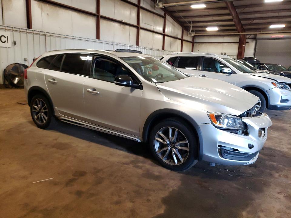 Photo 4 from auction – 2018 VOLVO V60CC with VIN YV440MWK3J2057636