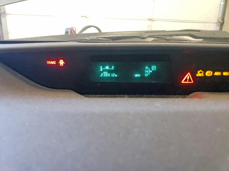 Photo 9 from auction – 2004 TOYOTA PRIUS with VIN JTDKB20U640007204