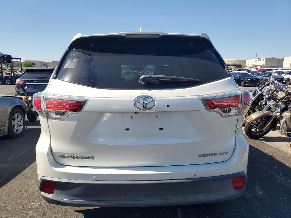 Photo 6 from auction – 2015 TOYOTA HIGHLANDER with VIN 5TDDKRFH9FS078599