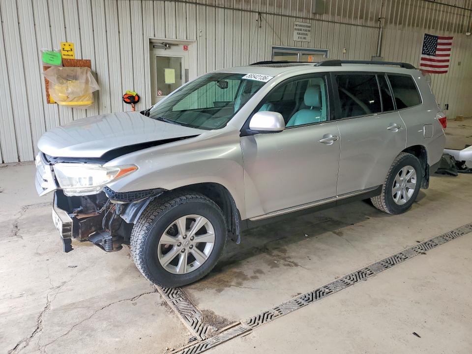 TOYOTA HIGHLANDER 2011 with VIN 5TDBK3EH1BS068732 - Photo from auction