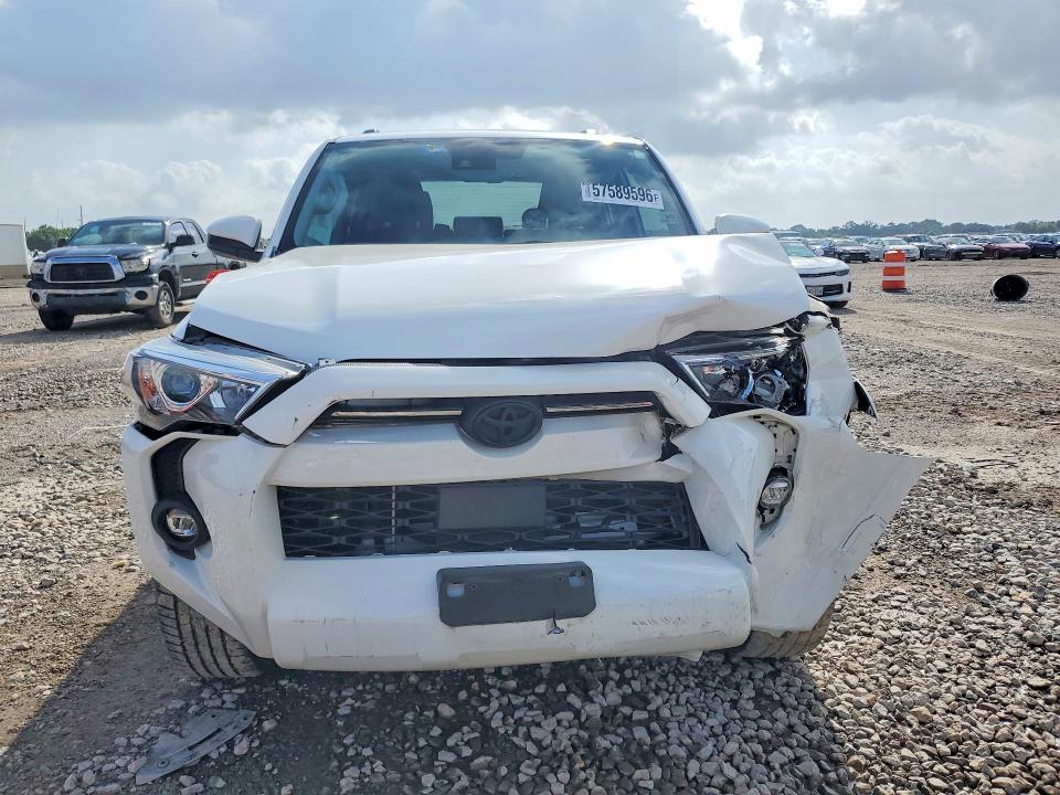 Photo 5 from auction – 2023 TOYOTA 4RUNNER with VIN JTEEU5JR1P5289211