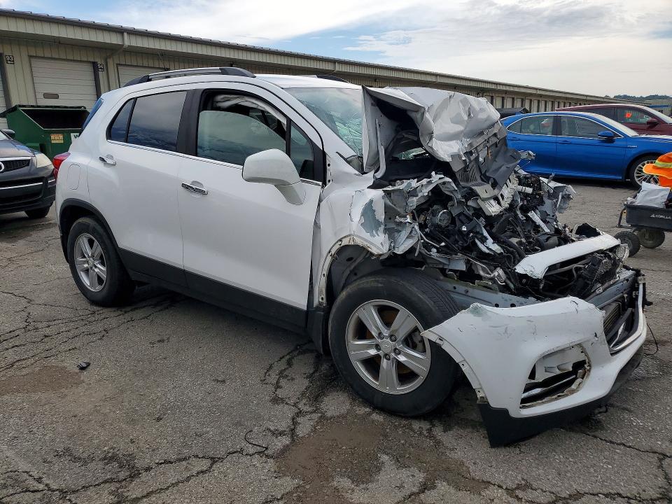 Photo 4 from auction – 2018 CHEVROLET TRAX with VIN 3GNCJPSB0JL408320