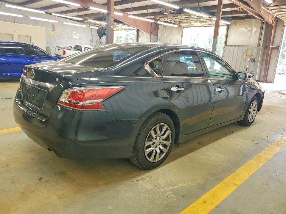 Photo 3 from auction – 2015 NISSAN ALTIMA with VIN 1N4AL3AP1FN876635