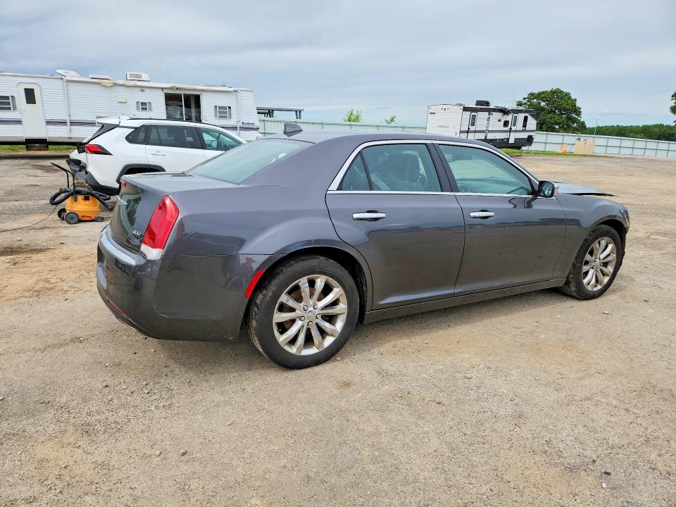 Photo 3 from auction – 2018 CHRYSLER 300 with VIN 2C3CCAKGXJH304491