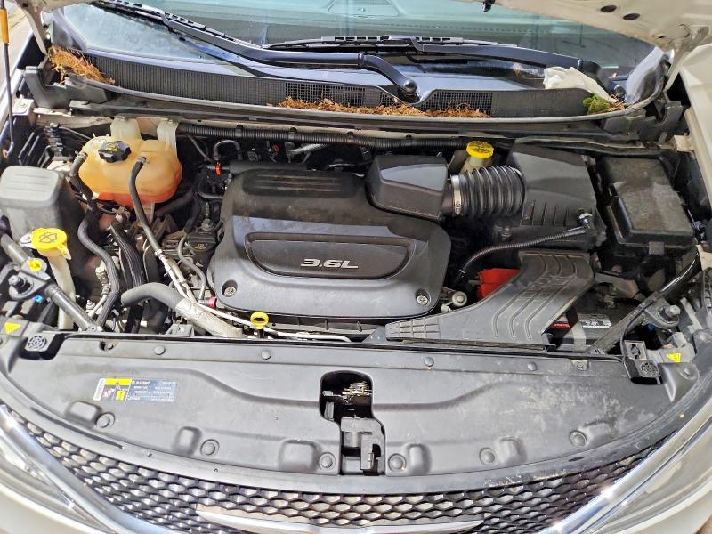Photo 12 from auction – 2017 CHRYSLER PACIFICA with VIN 2C4RC1GG4HR591474