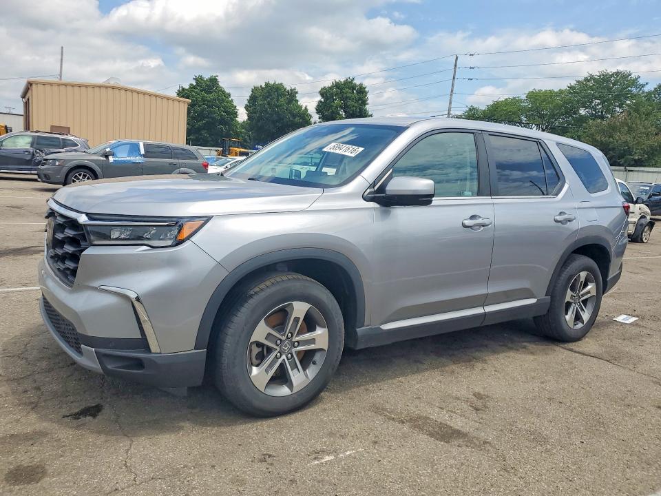 HONDA PILOT 2023 with VIN 5FNYG1H46PB020311 - Photo from auction