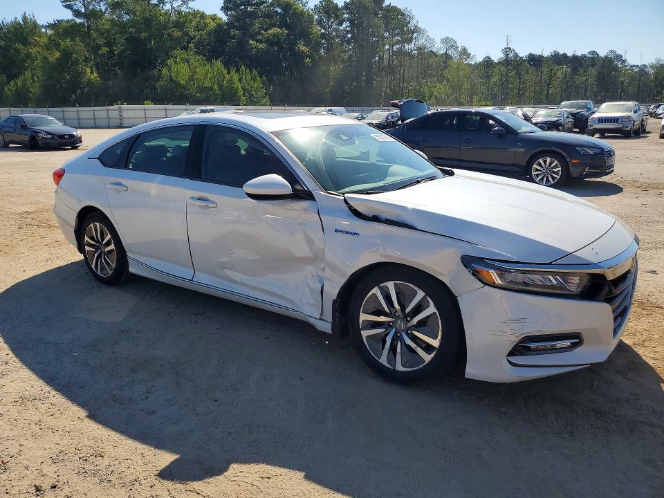 Photo 4 from auction – 2020 HONDA ACCORD with VIN 1HGCV3F44LA006474