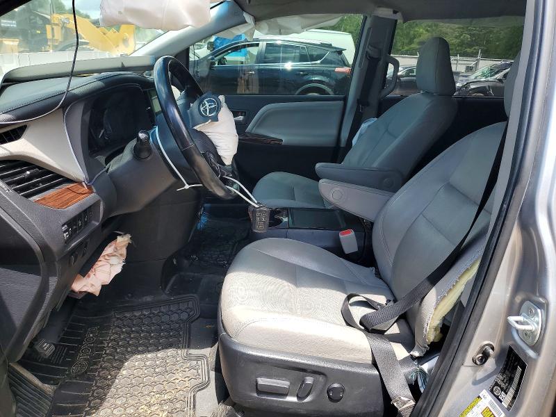Photo 7 from auction – 2017 TOYOTA SIENNA with VIN 5TDYZ3DC6HS840470