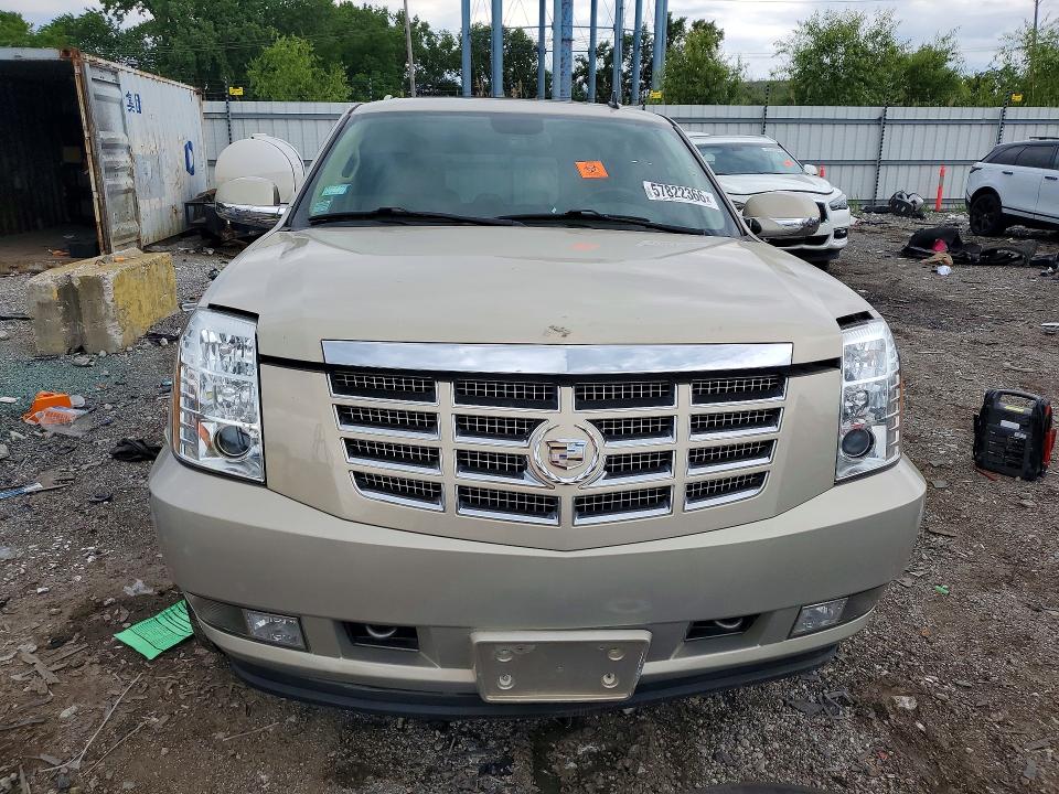 Photo 5 from auction – 2012 CADILLAC ESCALADE with VIN 1GYS4BEF3CR152175