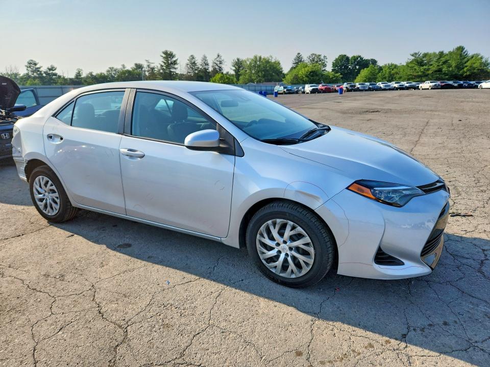 Photo 4 from auction – 2019 TOYOTA COROLLA with VIN 2T1BURHE4KC194428