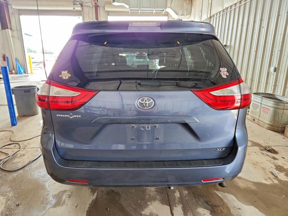 Photo 6 from auction – 2015 TOYOTA SIENNA with VIN 5TDYK3DC9FS599490