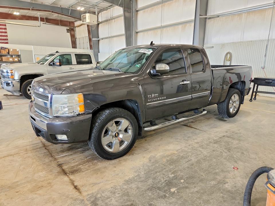CHEVROLET SILVERADO 2011 with VIN 1GCRCSE03BZ298092 - Photo from auction