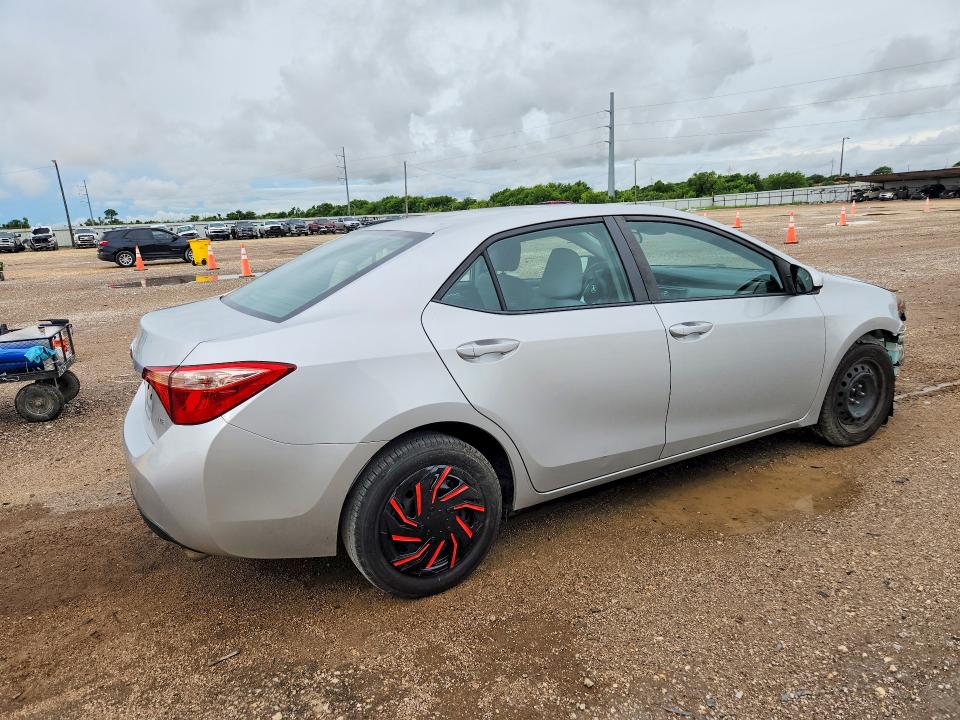Photo 3 from auction – 2017 TOYOTA COROLLA with VIN 5YFBURHEXHP734731