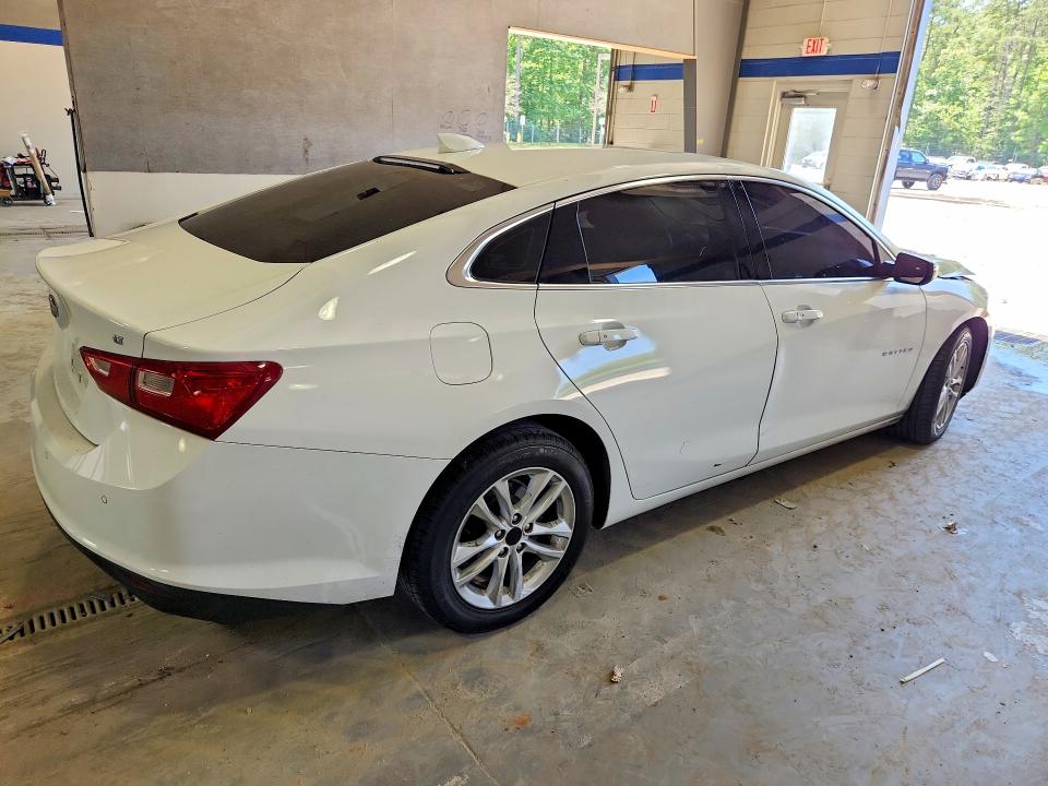 Photo 3 from auction – 2017 CHEVROLET MALIBU with VIN 1G1ZE5ST4HF163779