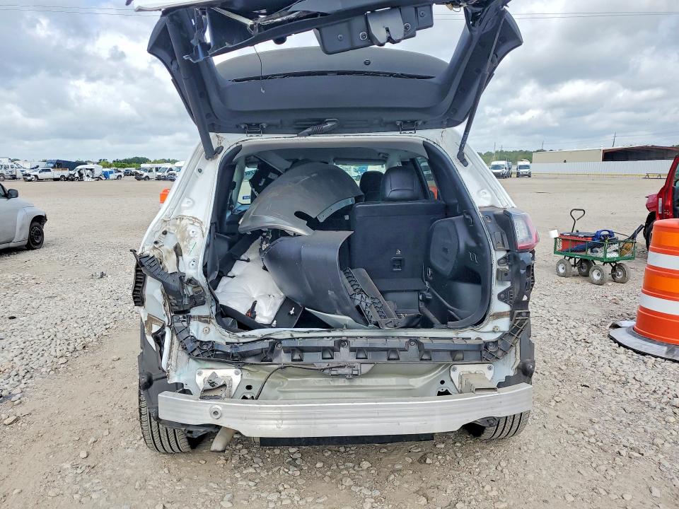 Photo 6 from auction – 2019 JEEP CHEROKEE with VIN 1C4PJLDB6KD416199